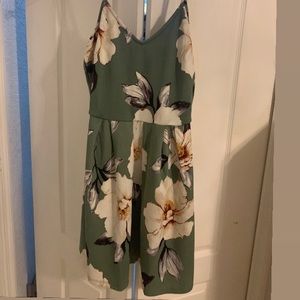 Tropical mini dress 💚